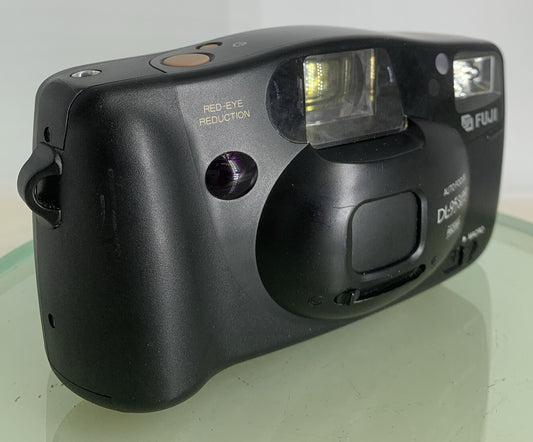 Fuji DL-95 Super 35mm Film Point and Shoot Camera BLACK NO CHARGER TESTED - 5430