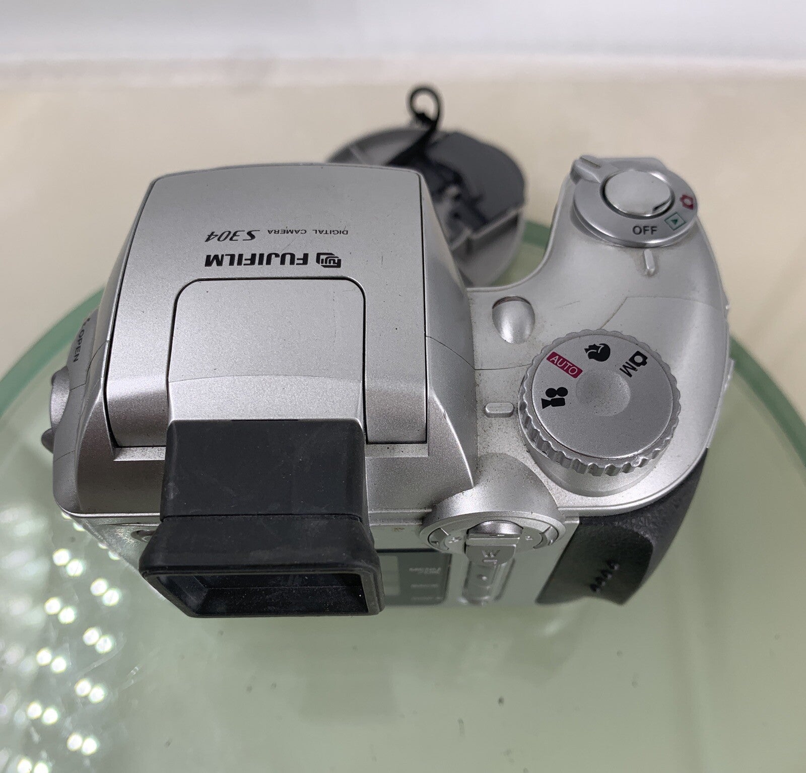 Fujifilm FinePix S304 3.2MP Digital Camera - Silver GOOD CONDITION, TESTED-7805