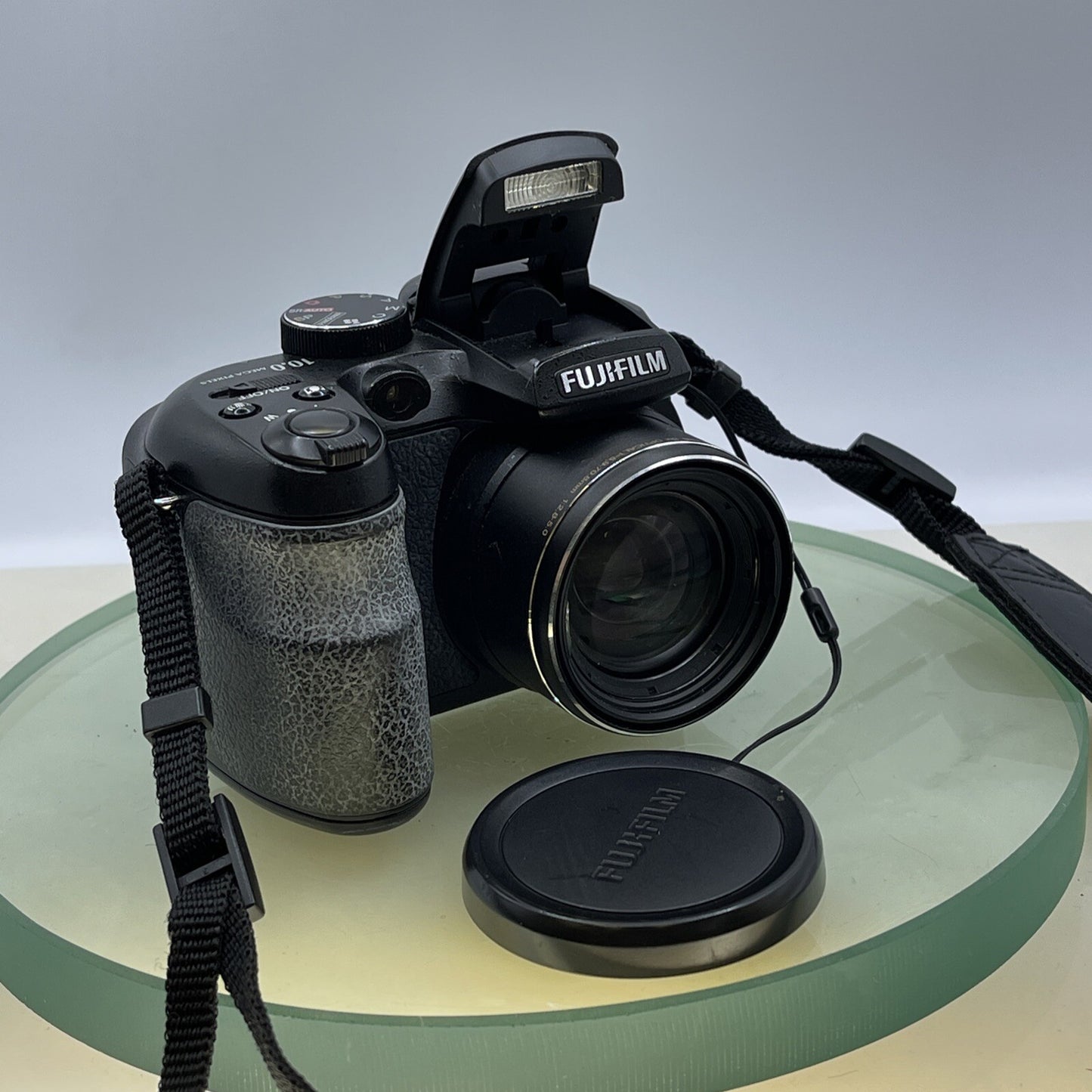 FujiFilm FinePix S1500 10MP 12x Zoom Mini SLR Style Bridge Camera Cased VGC #5461