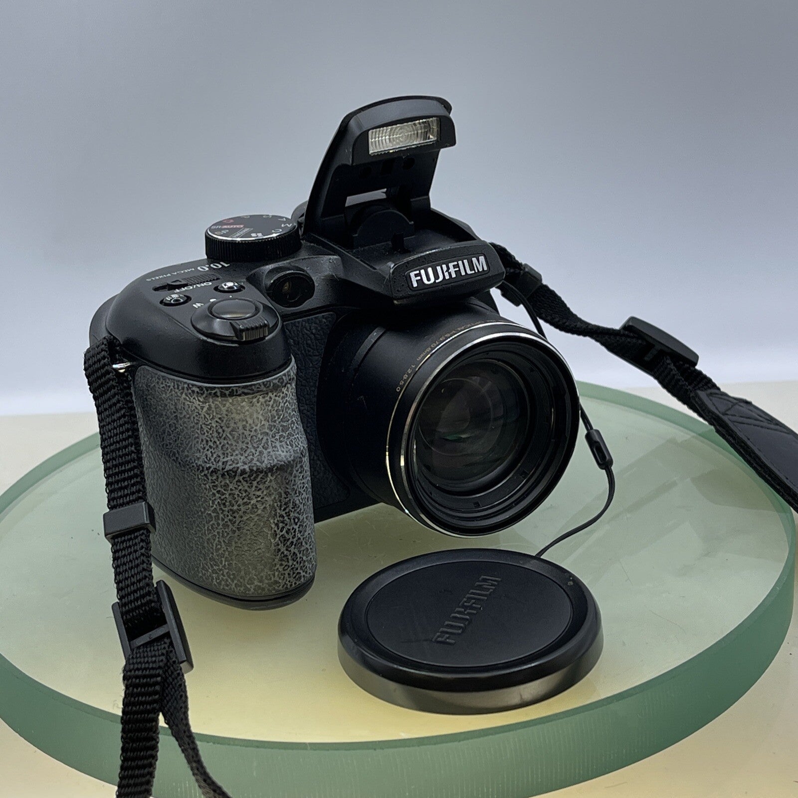 FujiFilm FinePix S1500 10MP 12x Zoom Mini SLR Style Bridge Camera Cased VGC #5461