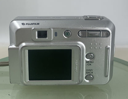 Fujifilm Digital Camera FinePix A500 5.1MP Silver NO CHARGER NOCARD TESTED - 1335