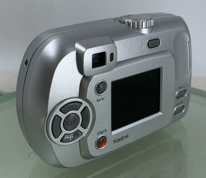 Kodak COMPACT Digital Camera EasyShare CD40 4.0MP SILVER NO CARD TESTED - 9534
