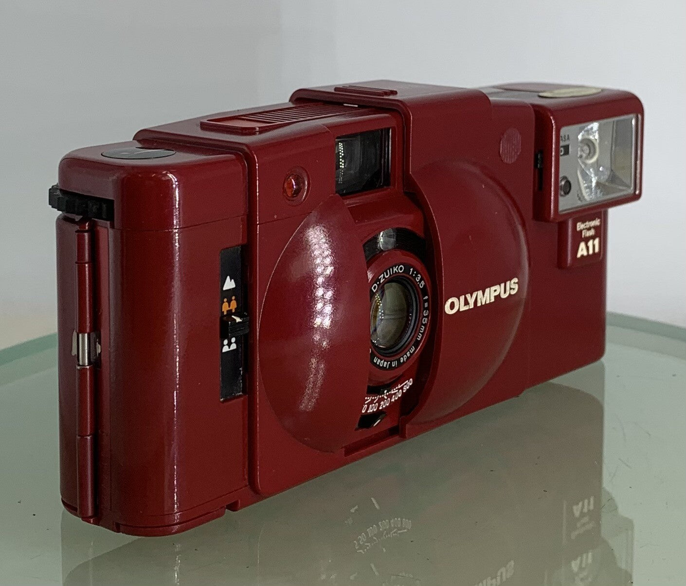 Rare Red Olympus XA 2 COMPACT FILM CAMERA w/ D. Zuiko 35mm F/3.5 Lens SERVICED++2