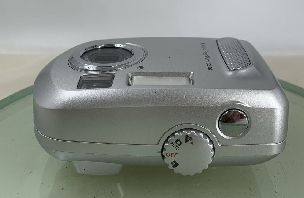 Kodak EasyShare C300 3.2MP Compact Digital Camera SILVER 1 GB CARD TESTED - 6517