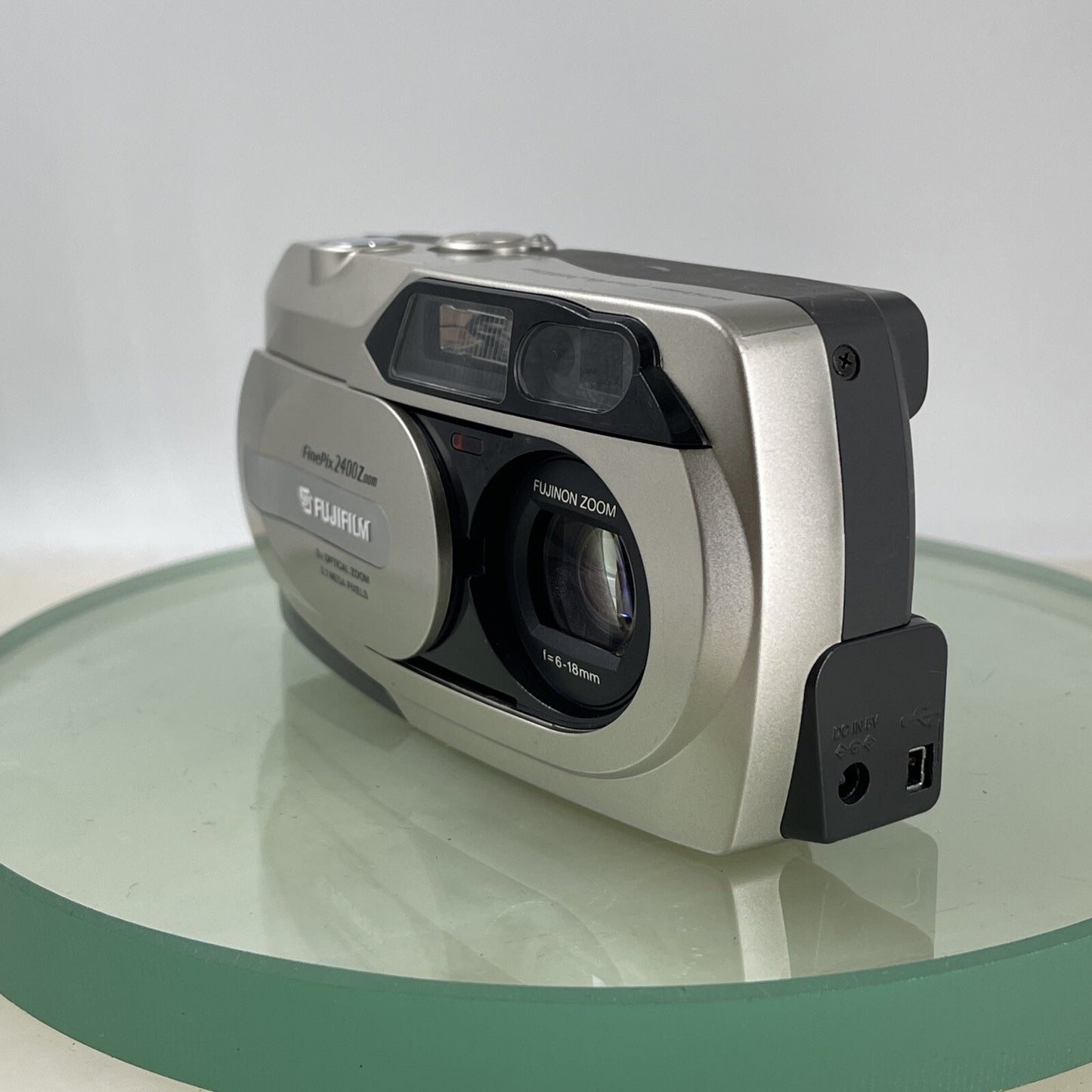 Fujifilm FinePix 2400 Zoom 2.1MP Compact Digital Camera Silver Tested #3222