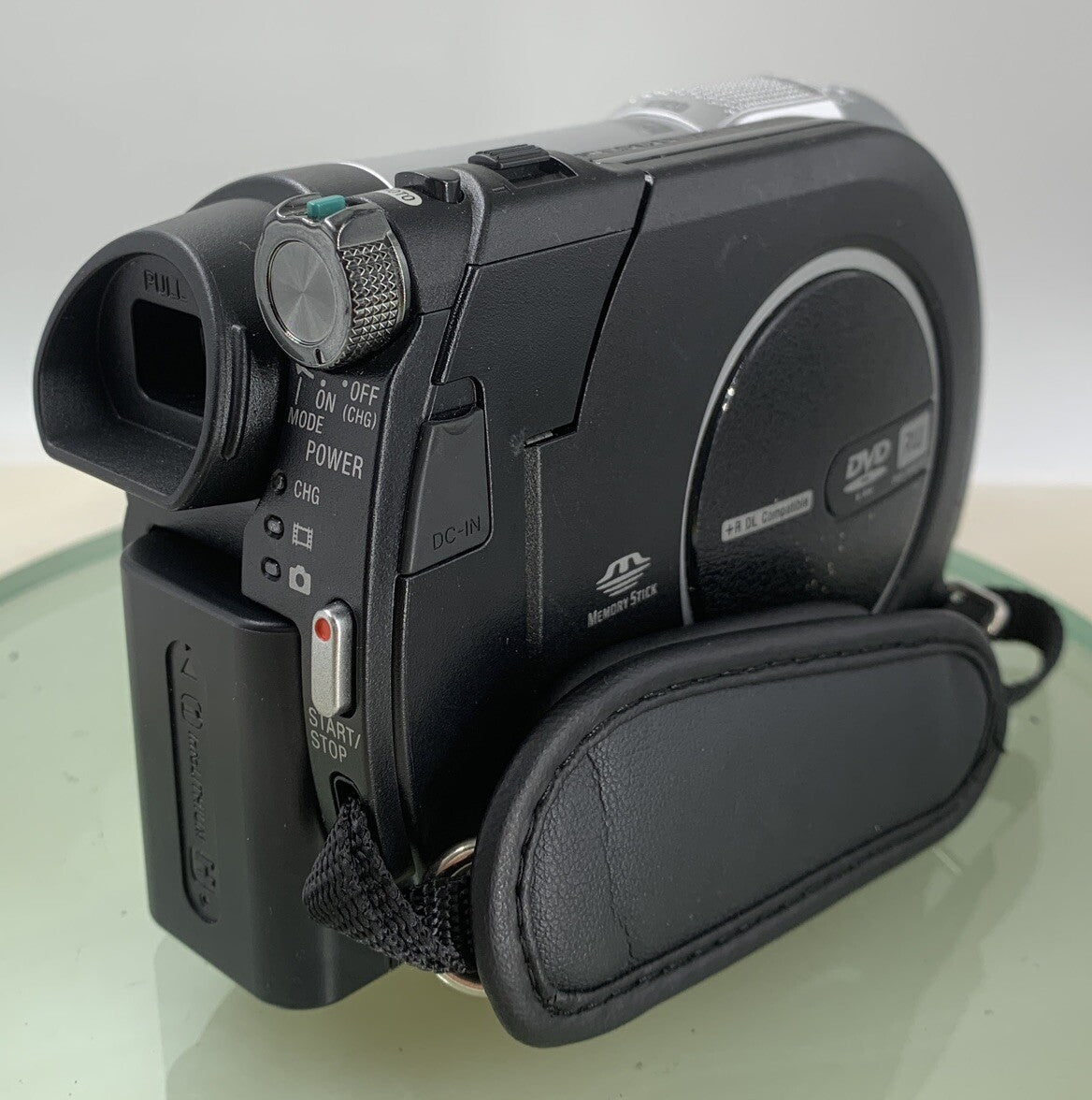 Sony Handycam DCR-DVD115E Handheld Mini DVD Camcorder Silver WITH BAG TESTED-2386