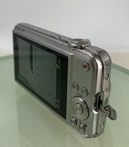 Casio Exilim EX-S10 DIGITAL CAMERA SILVER WITH CHARGER NO CARD TESTED - 516
