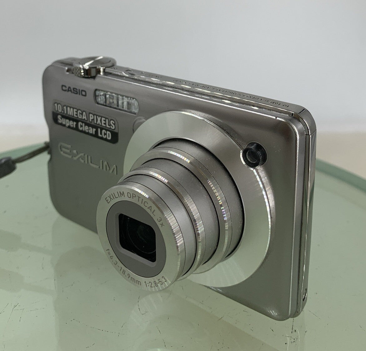 Casio Exilim EX-S10 DIGITAL CAMERA SILVER WITH CHARGER NO CARD TESTED - 512