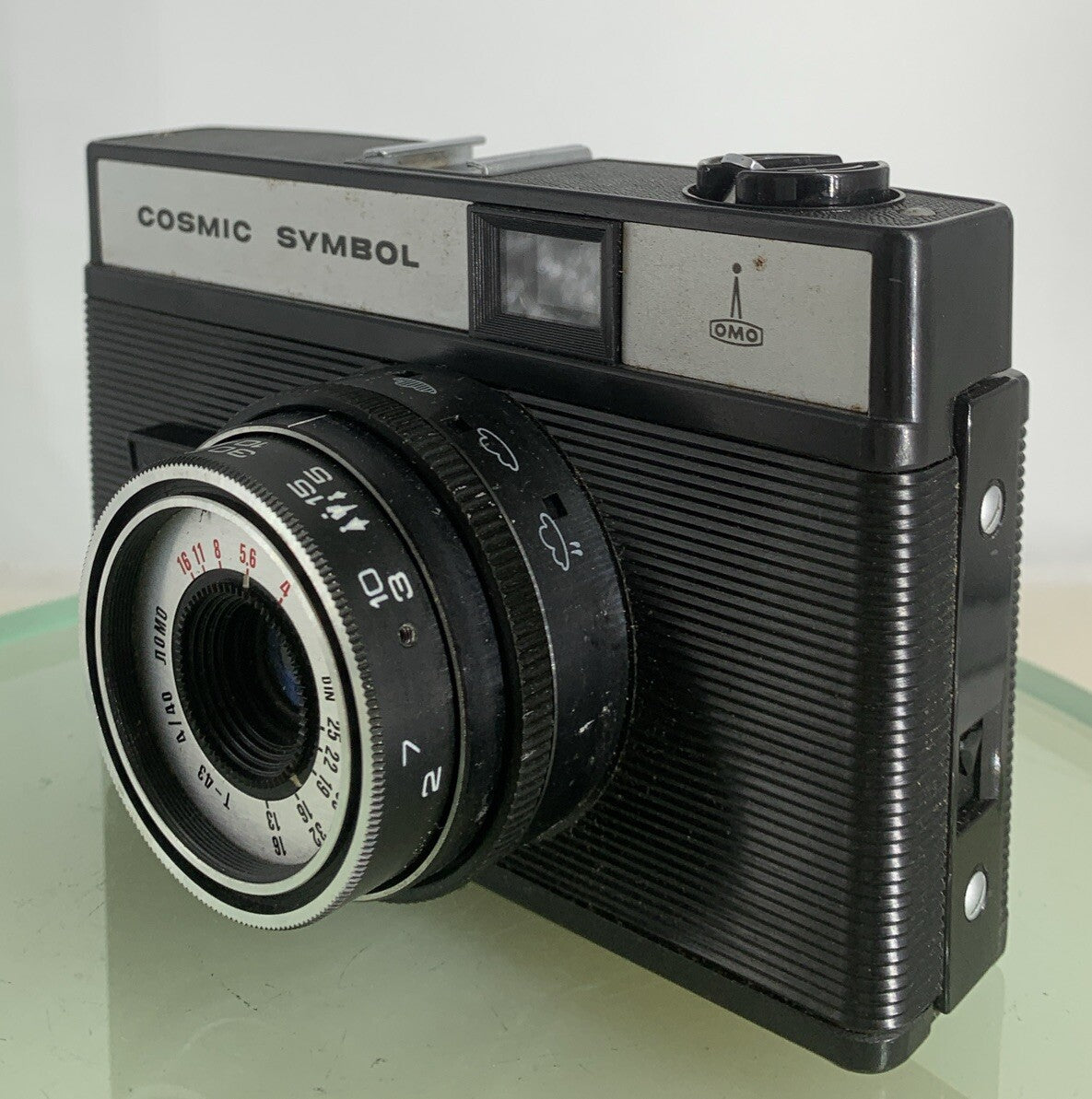 COSMIC SYMBOL VINTAGE FILM CAMERA POINT AND SHOOT BLACK TESTED - 6682