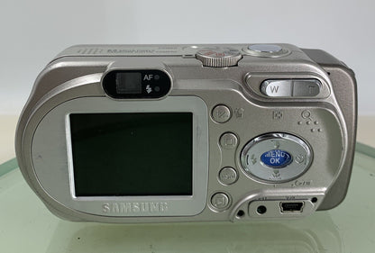 Samsung COMPACT DIGITAL CAMERA Digimax A6 6.0MP Silver NO CARD Tested - 3175
