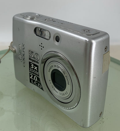Nikon Digital Camera Coolpix L10 5.0MP NO CARD NO CHARGER SILVER TESTED - 7702
