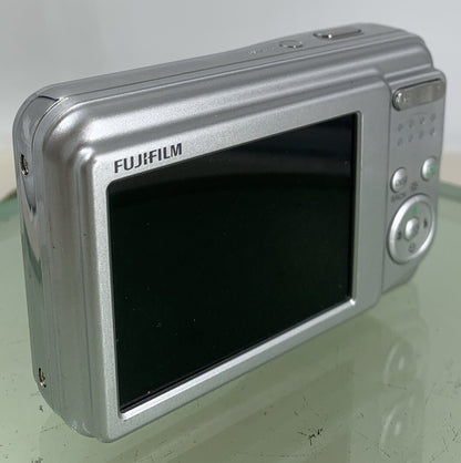 Fujifilm Finepix A170 10.2MP 3x Zoom Digital Camera Silver NO CARD TESTED - 4004