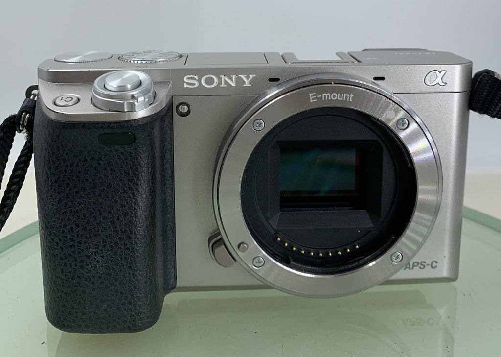 SONY APLHA A6000 GREY WITH CHARGER + COVER + WIRE PERFECTLY TESTED - 3711