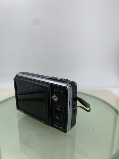 Olympus U-9010 COMPACT DIGITAL CAMERA BLACK + CHARGER + WIRE TESTED - 6963