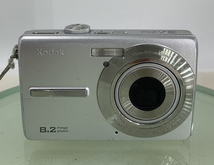 Kodak COMPACT DIGITAL CAMERA EasyShare M863 8.2MP SILVER NO CHARGER Tested - 5191