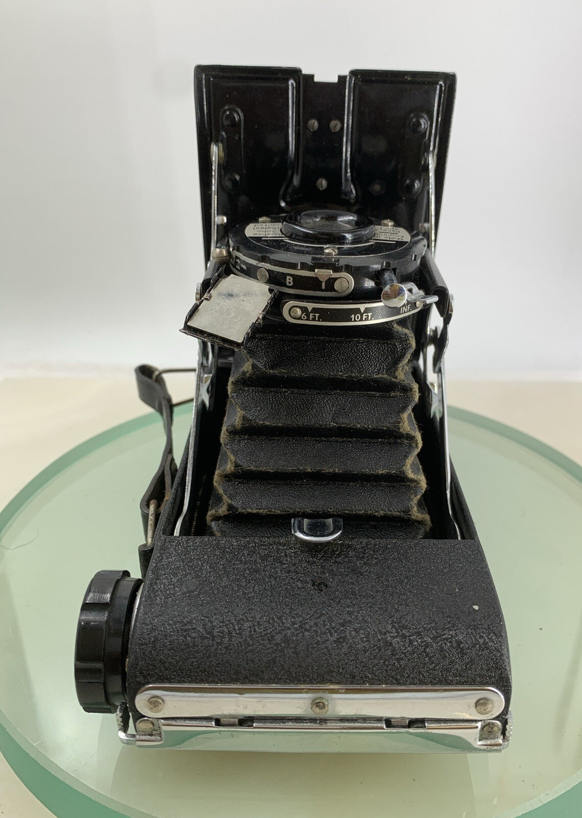 VINTAGE KERSHAW EIGHT-20 BLACK MADE IN ENGLAND FOLDING CAMERA TESTED - 9397