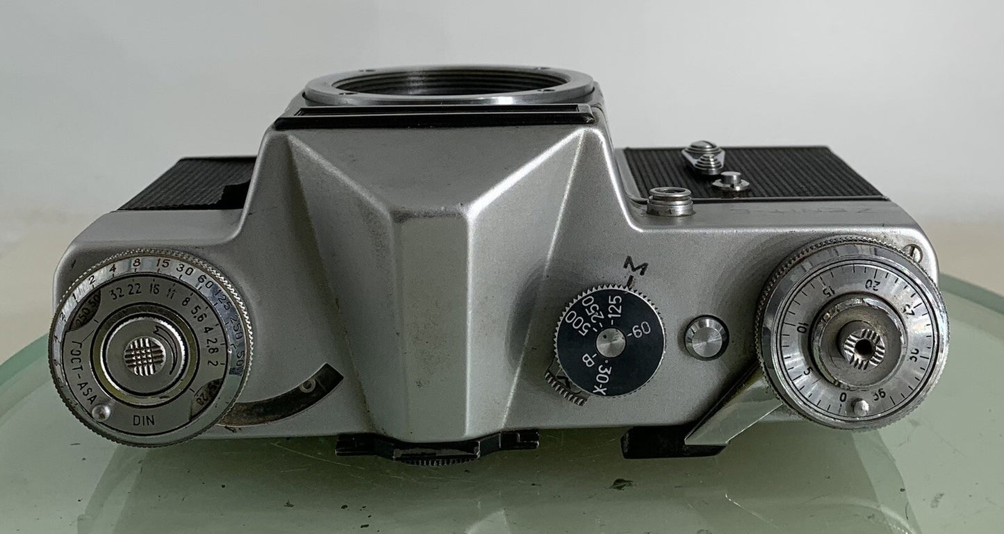 Zenit E 35mm SLR Film Camera Body Only + Tested - 4937