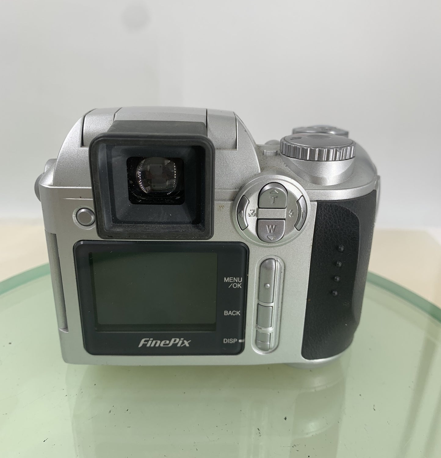 Fujifilm FinePix S304 3.2MP Digital Camera - Silver GOOD CONDITION, TESTED-7804