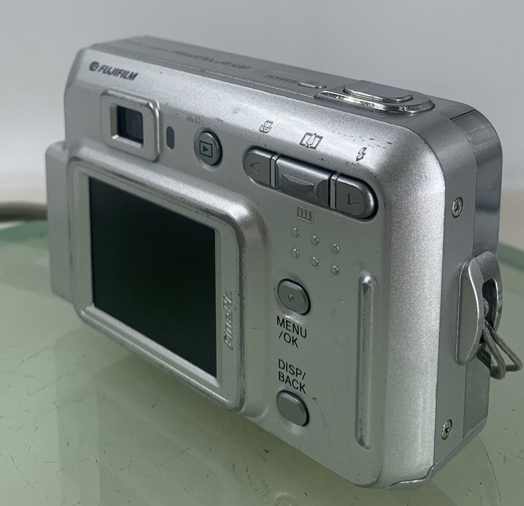 Fujifilm Digital Camera FinePix A500 5.1MP Silver NO CHARGER NOCARD TESTED - 1336