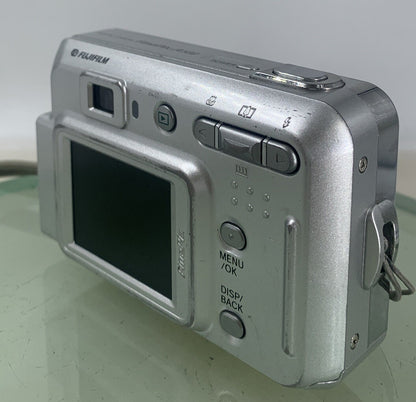 Fujifilm Digital Camera FinePix A500 5.1MP Silver NO CHARGER NOCARD TESTED - 1336