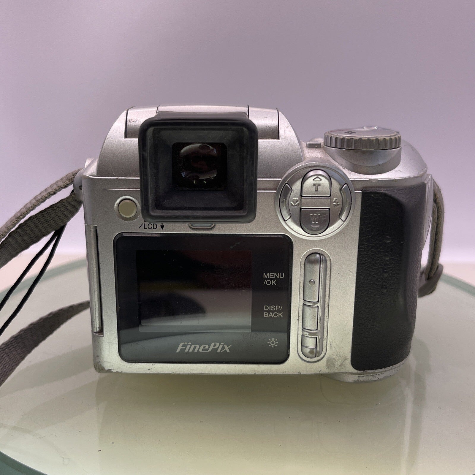 Fuji Finepix S3500 4mp Digital Camera- Silver Takes AA Tested Poor Body #6894