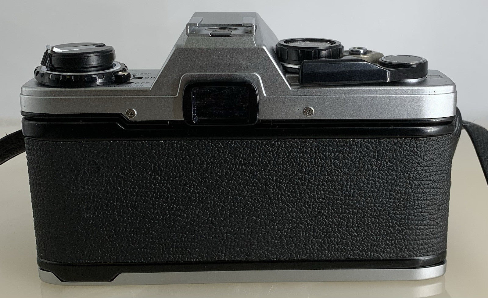 Olympus OM10 35mm Film SLR Manual Camera + Olympus 50mm f/1:1.8 MC + Case #1364