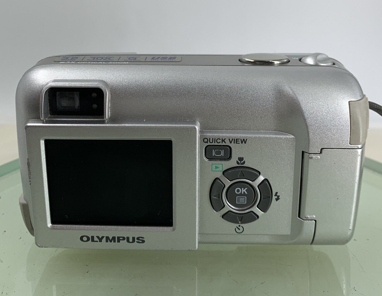 Vintage Olympus CAMEDIA 350 Zoom 3.2MP Digital Camera WITH BAG TESTED - 2085