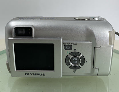 Vintage Olympus CAMEDIA 350 Zoom 3.2MP Digital Camera WITH BAG TESTED - 2085