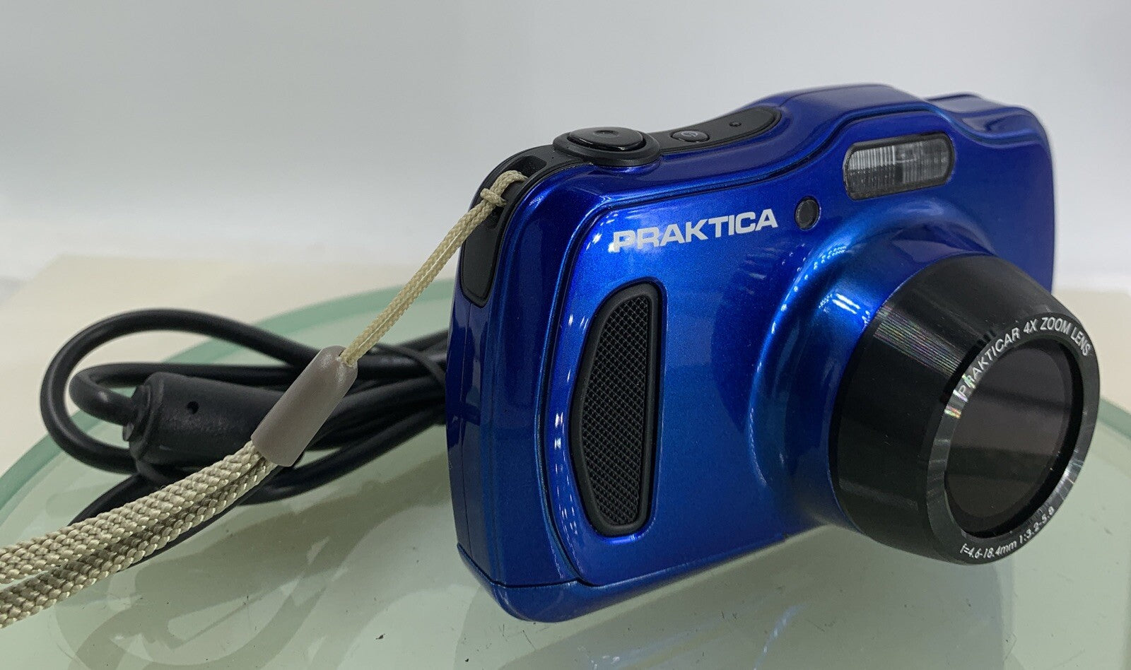 PRAKTICA WP240 WATERPROOF DIGITAL CAMERA BLUE NO CARD ONLY WIRE - TESTED - 2160