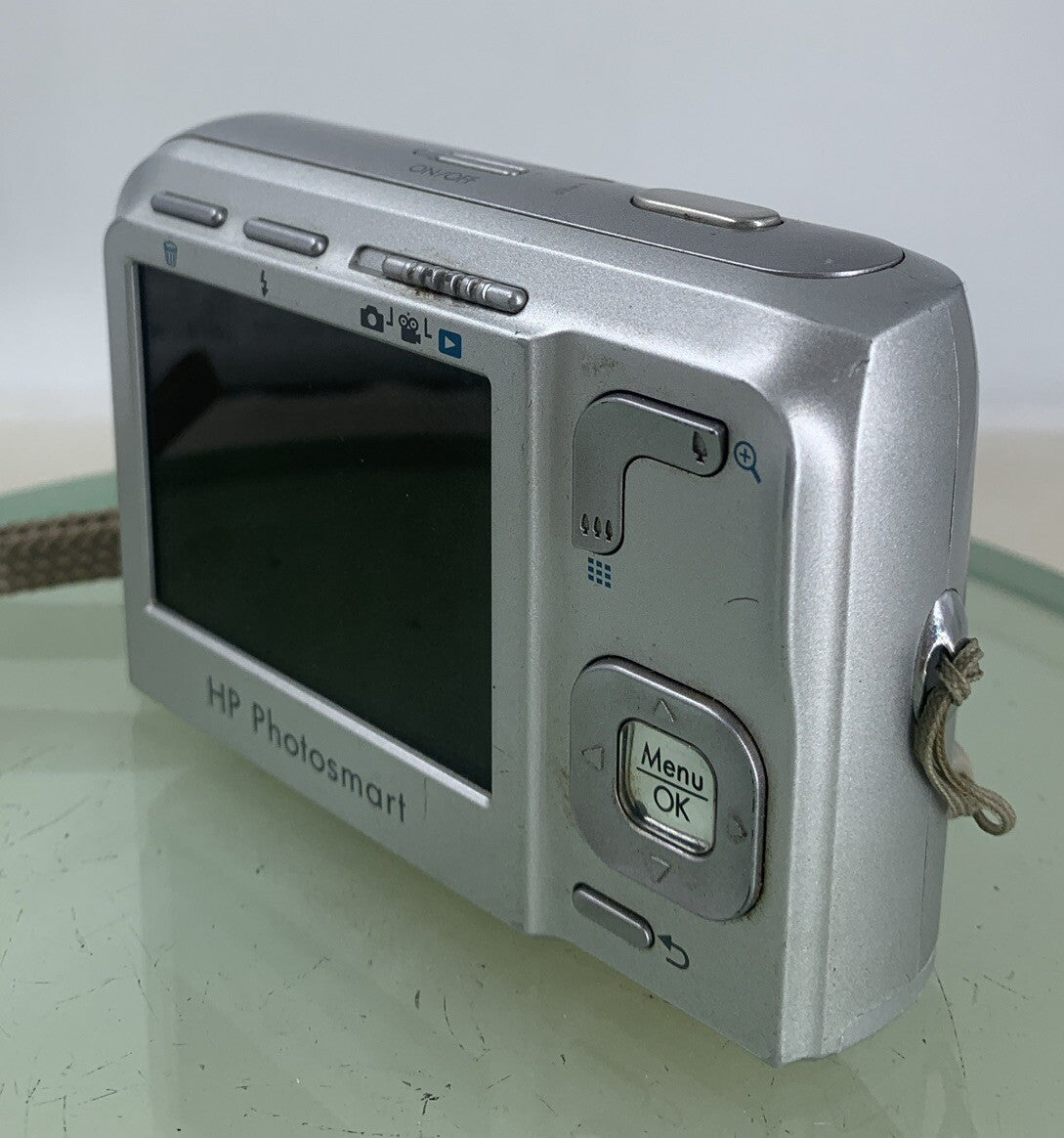 HP Photosmart M447 5.0MP Compact Digital Camera NO CARD SILVER TESTED - 2316