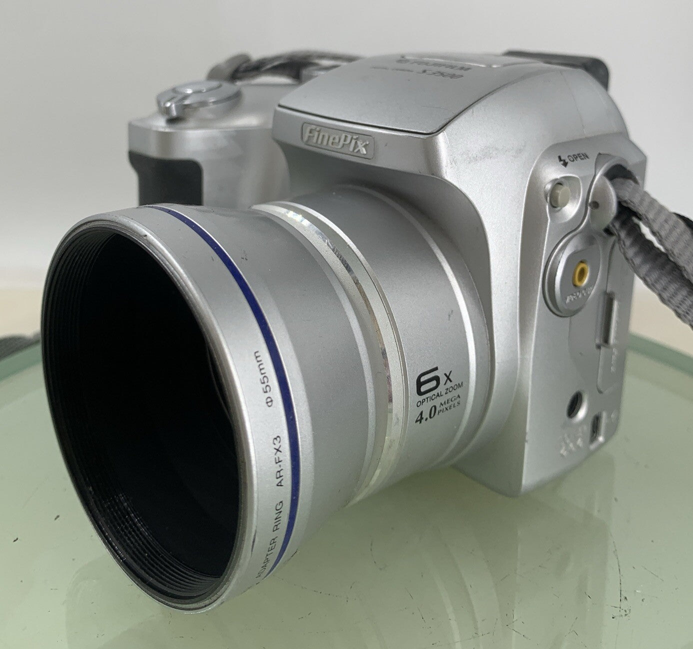Fujifilm FINEPIX S3500 4.0MP COMPACT DIGITAL CAMERA SILVER NO CARD TESTED - 3492