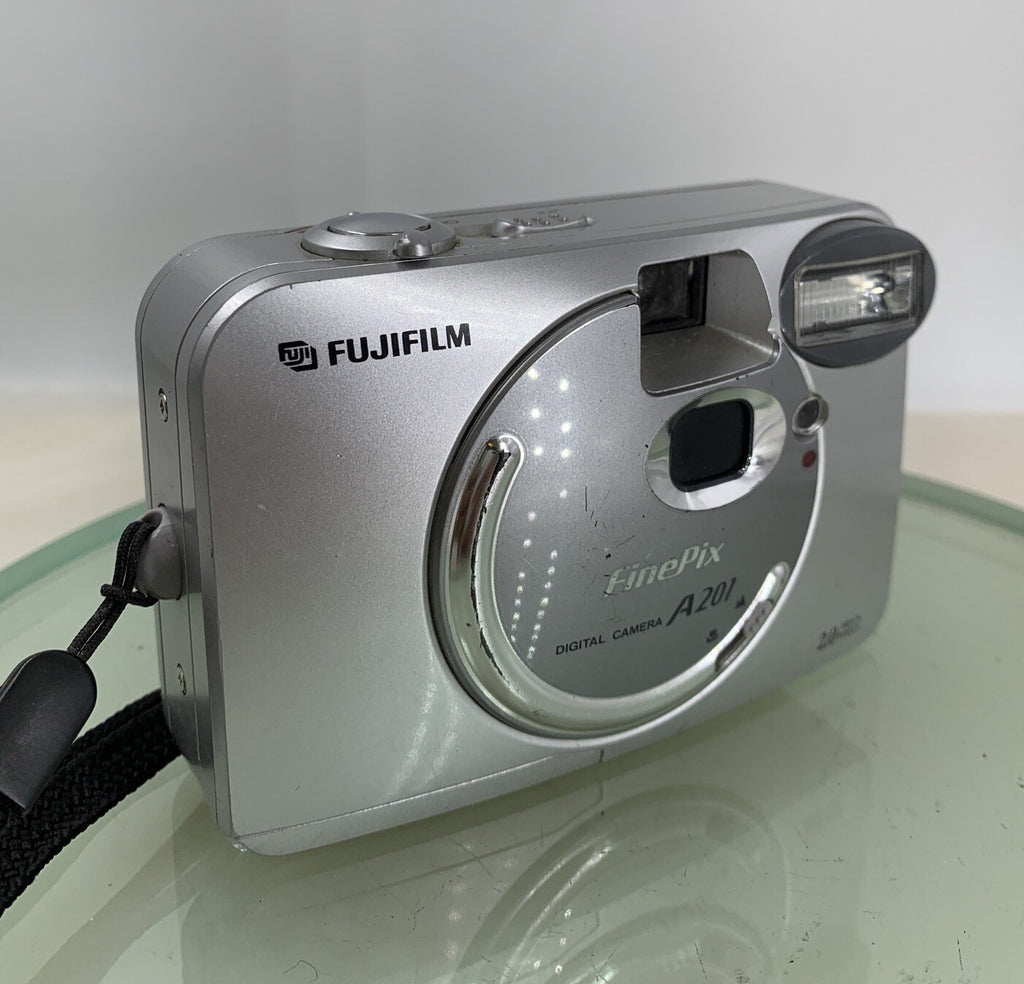 FUJIFILM COMPACT Digital Camera FinePix A201 2.0MP Silver Tested - 8830