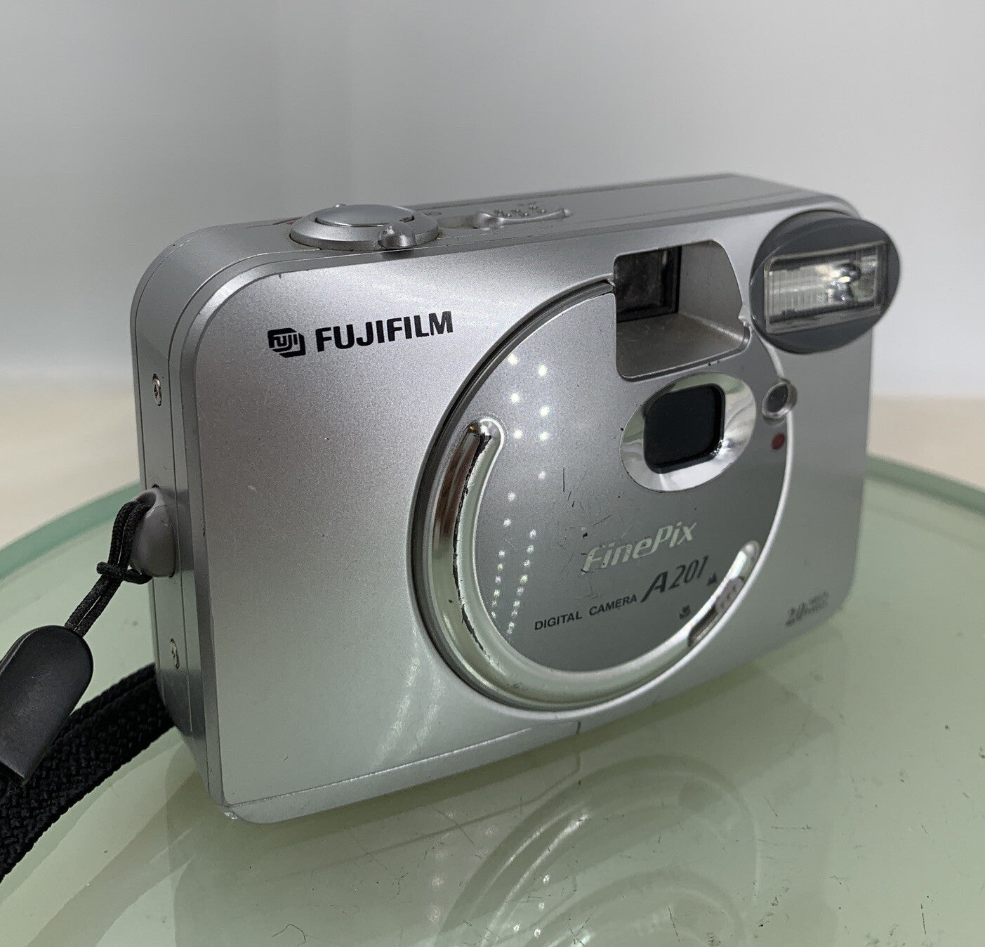 FUJIFILM COMPACT Digital Camera FinePix A201 2.0MP Silver Tested - 8830