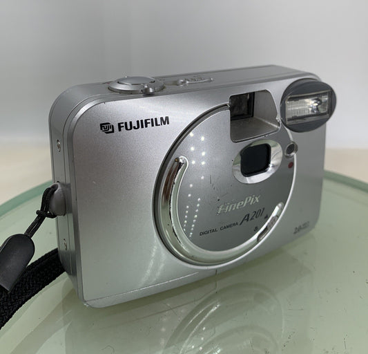 FUJIFILM COMPACT Digital Camera FinePix A201 2.0MP Silver Tested - 8830