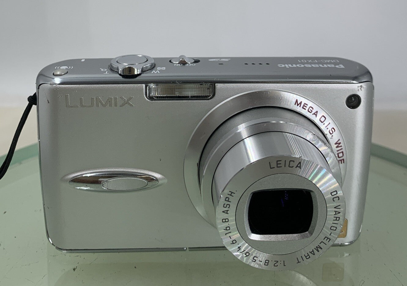 Panasonic Lumix DMC-FX01 6mp Digital Camera SILVER +CHARGER +COVER TESTED - 3201