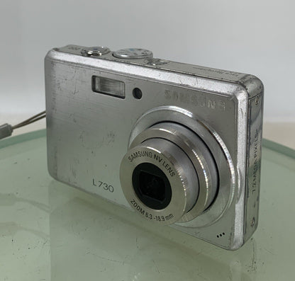 SAMSUNG L730 7.2 MEGA PIXEL DIGITAL CAMERA WITH CHARGER +2GB CARD TESTED - 2592