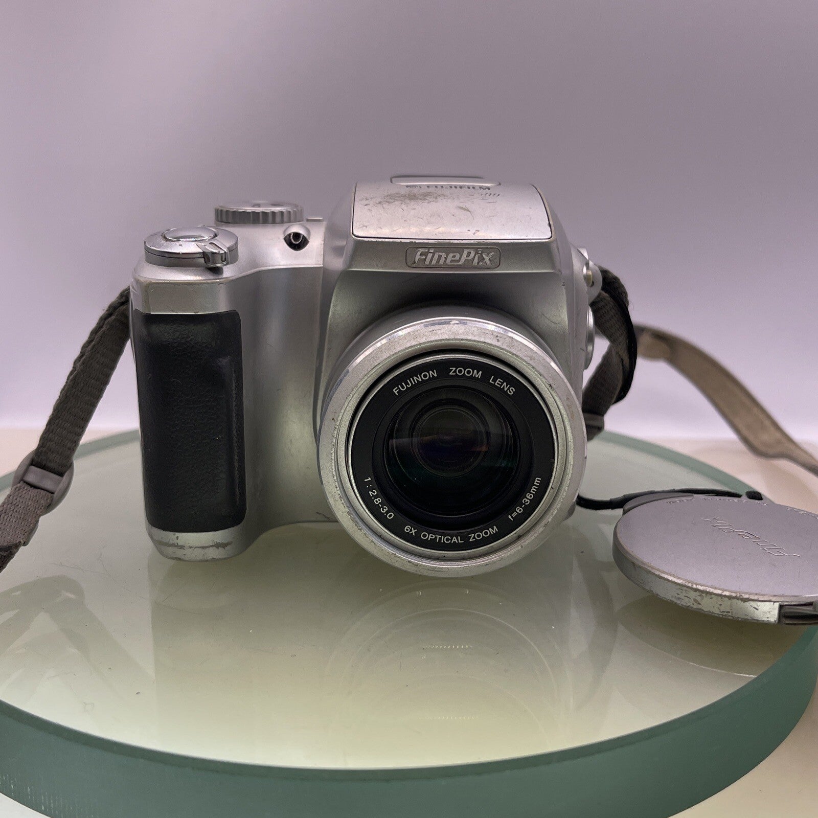 Fuji Finepix S3500 4mp Digital Camera- Silver Takes AA Tested Poor Body #6891