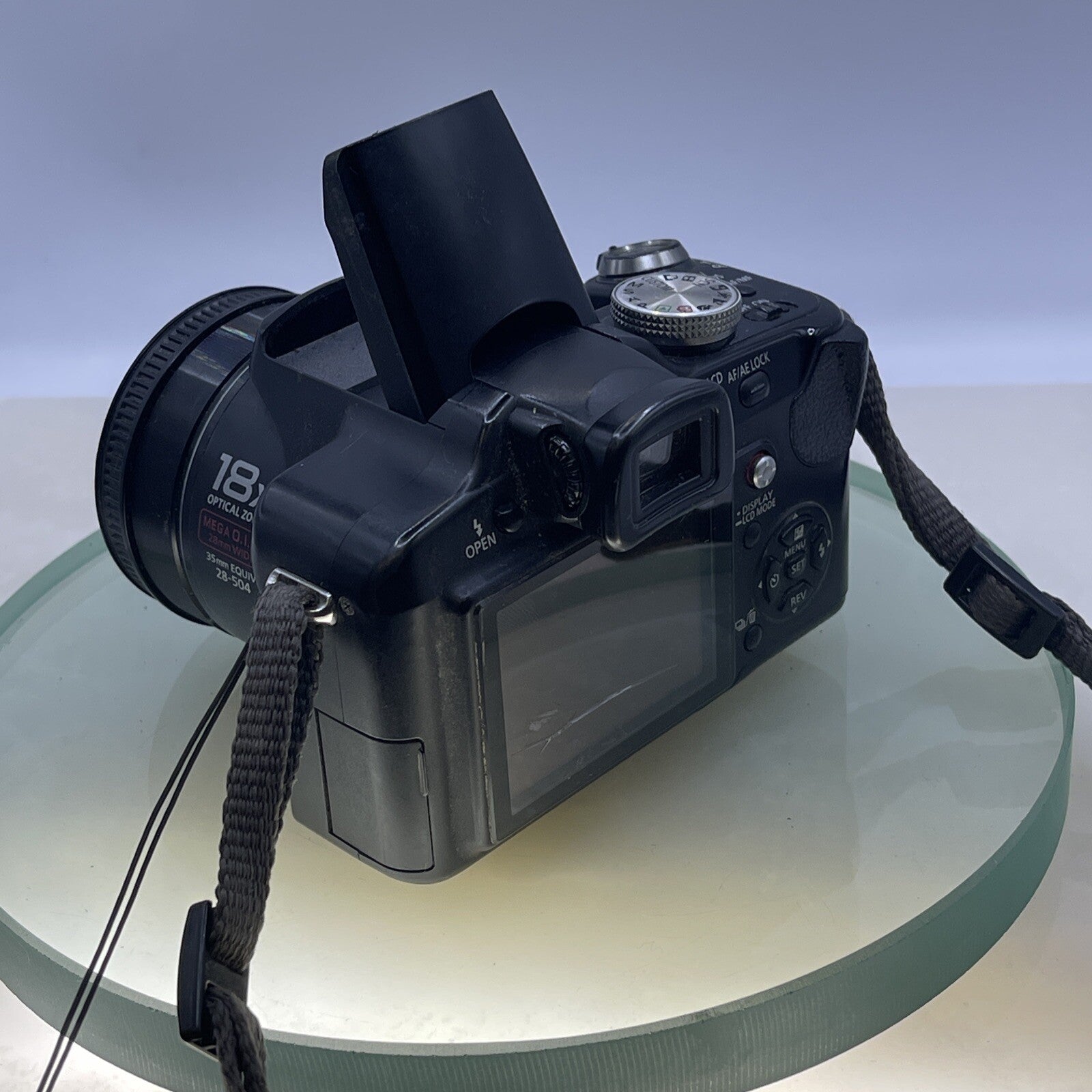 Panasonic LUMIX DMC-FZ18 SLR zoom 18x 8.1MP LEICA NoPower NoCharger NoBattery6044