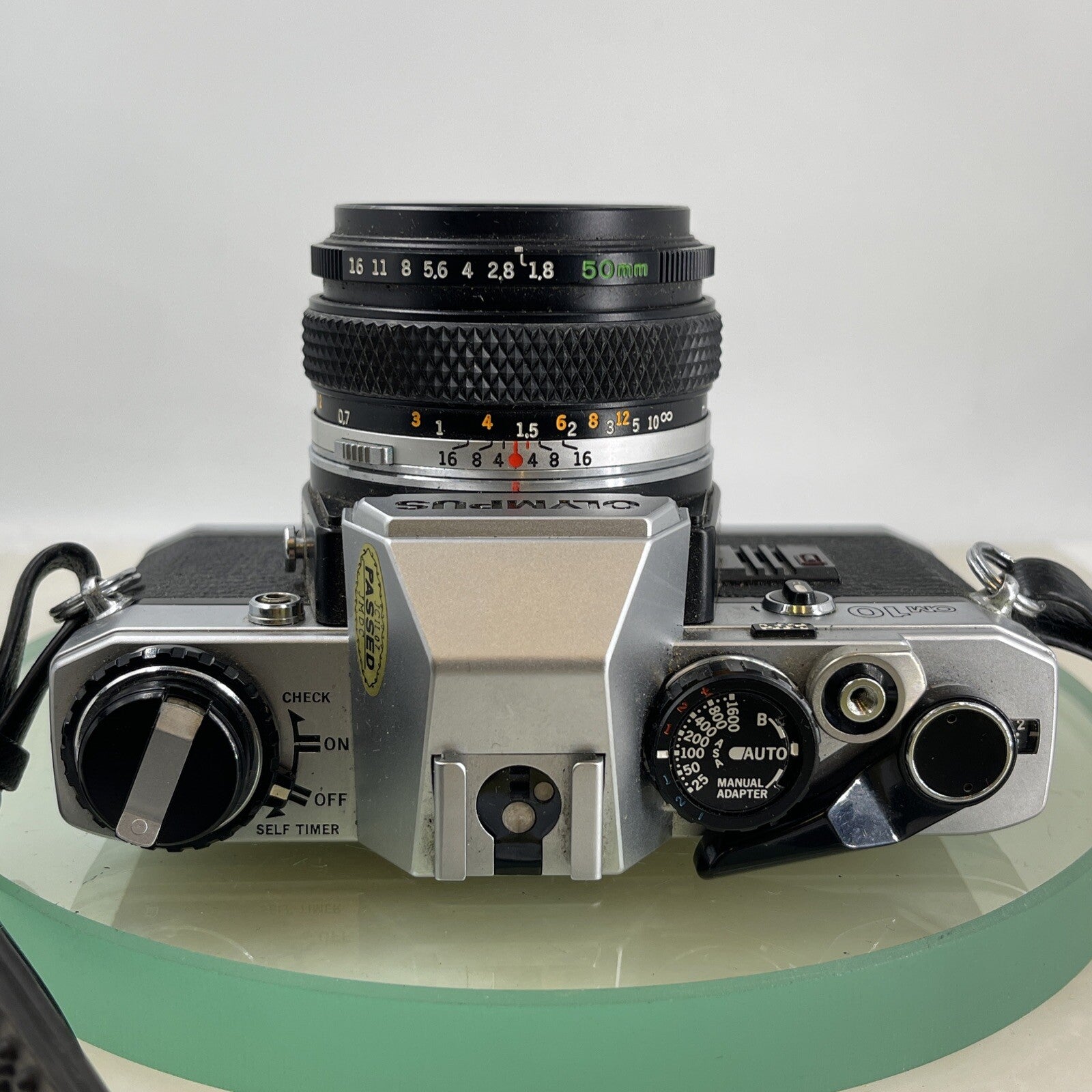 Olympus OM10 35mm Film SLR Manual Camera + Olympus 50/1.8 Zuiko Lens - Silver6096