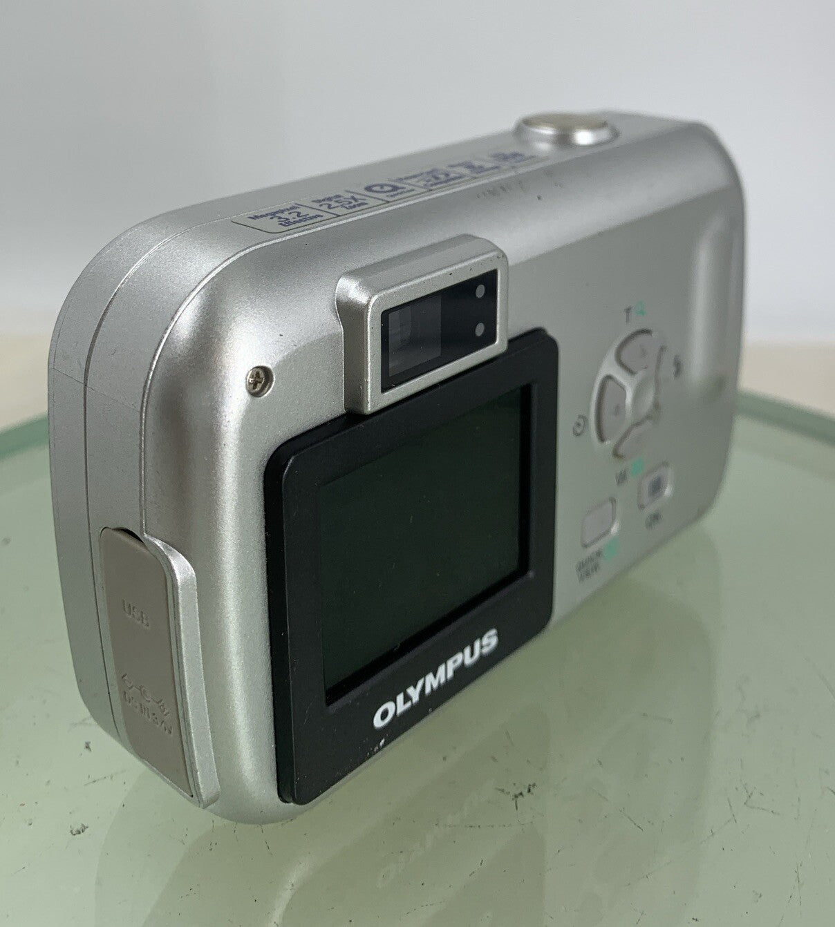 Olympus Camedia C-160 Digital Camera SILVER NO CHARGER NO CARD TESTED - 5364