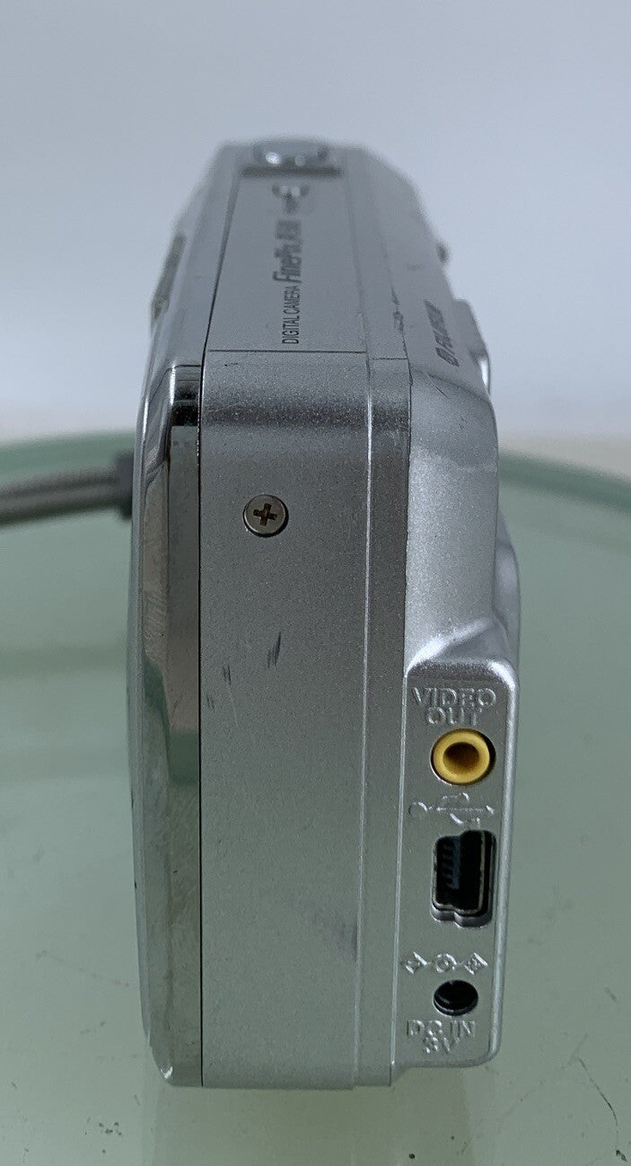 Fujifilm FinePix Digital Camera A500 5.1MP SILVER NOCARD NO CHARGER TESTED - 5753