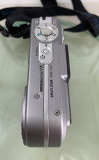 Sony Cybershot DSC-P10 5MP DIGITAL CAMERA SILVER 32MB SD CARD - TESTED - 9093
