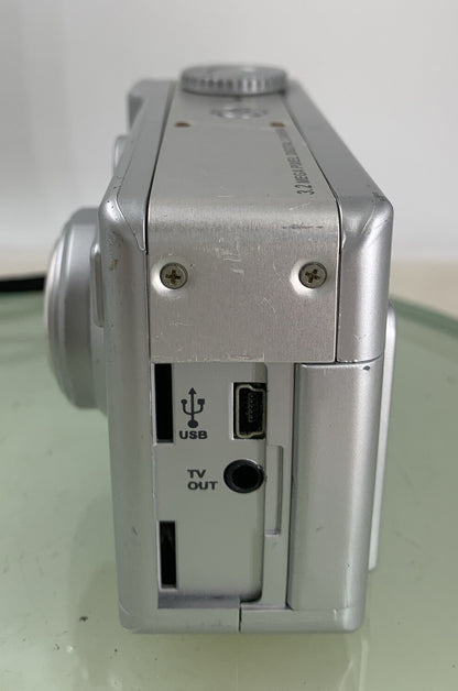 Polaroid COMPACT DIGITAL CAMERA PDC 3035 3.2MP NO CHARGER SILVER TESTED - 1323