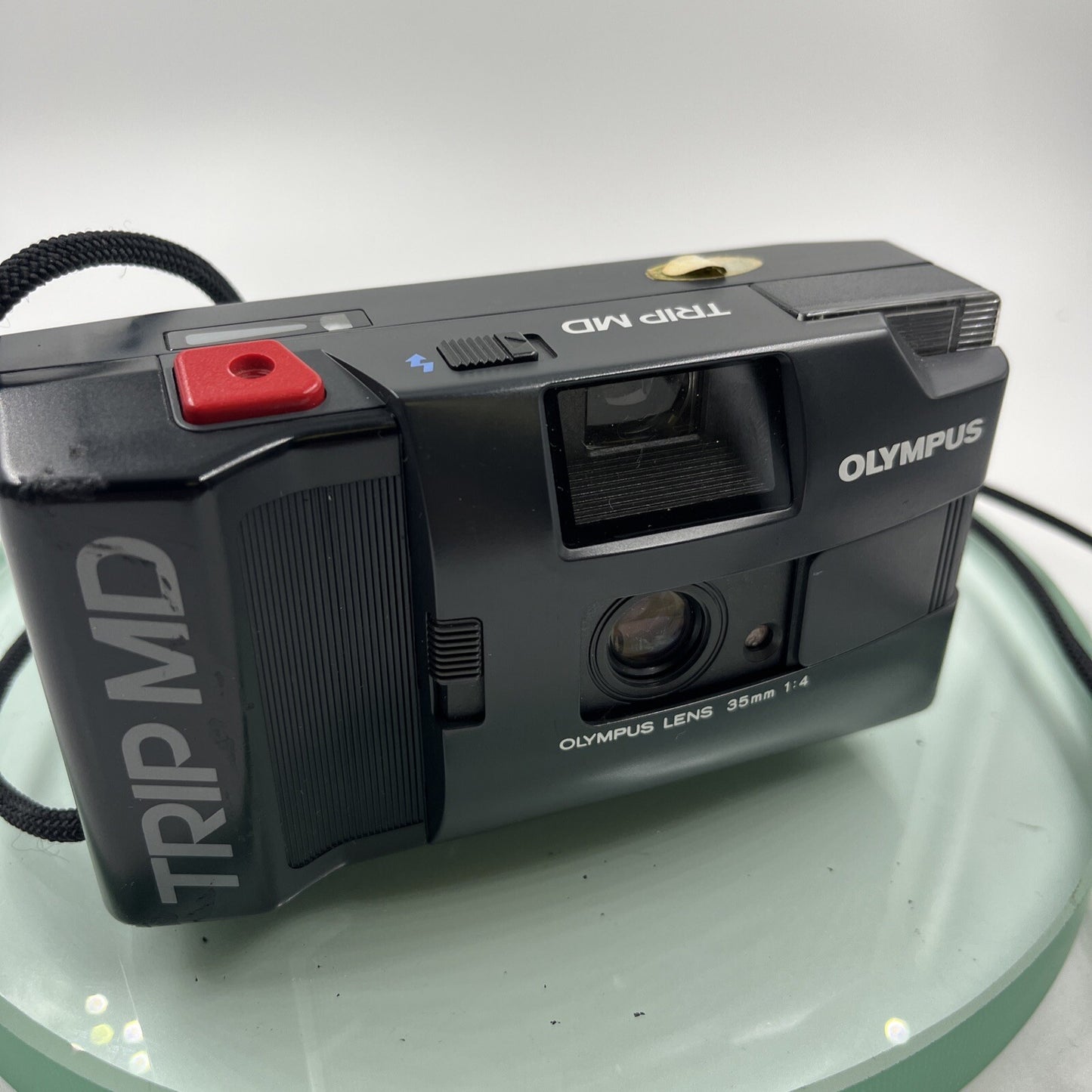 Vintage Olympus Trip MD 35mm Film Camera Point & Shoot With Original Cover # 9281