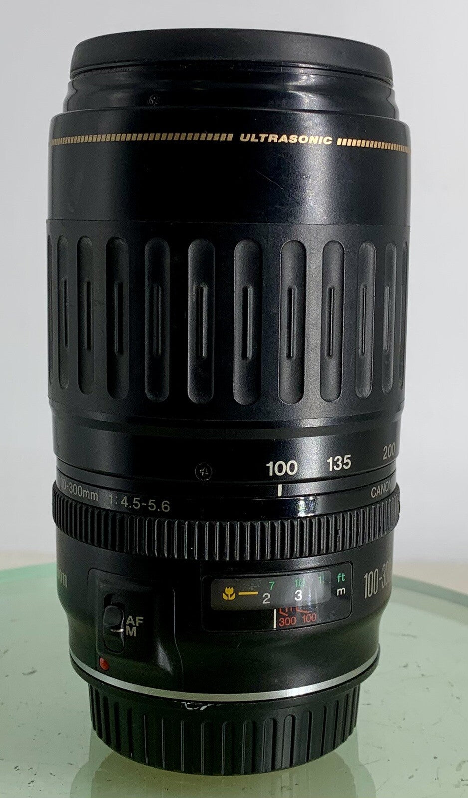 Canon 100-300mm f/4.5-5.6 EF USM Auto Focus Zoom Lens Excellent #131