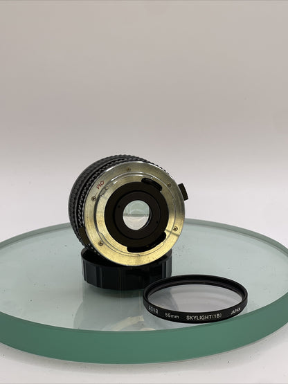 SUN Japan 28mm F2.5 Fast Wide Angle Lens for OLYMPUS OM SLR fit. CASE+caps CLEAN2