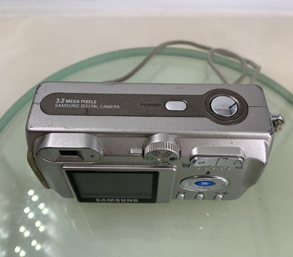 Samsung COMPACT DIGITAL CAMERA Digimax 301 3.2MP Silver-Tested - 5954