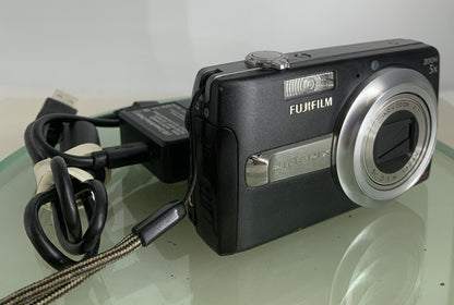 Fujifilm Digital Camera FinePix J50 BLACK+CHARGER+WIRE+128MB CARD -TESTED - 9900