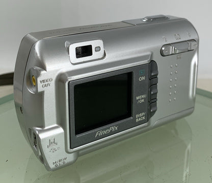 Fujifilm FinePix Digital Camera A330 3.2MP + 128MB CARD + COVER TESTED - 7624