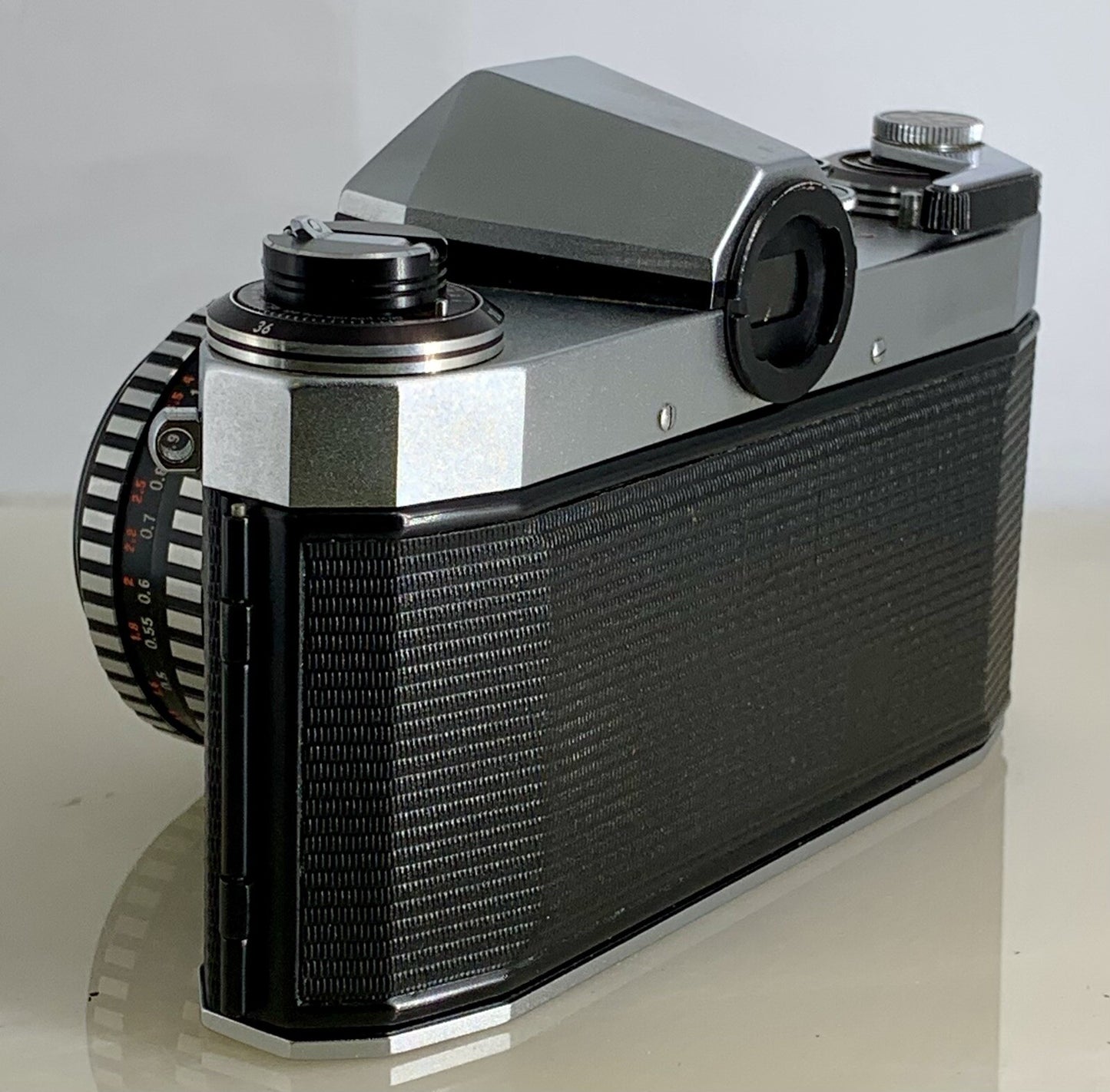 VINTAGE PRAKTICA NOVA SLR CAMERA + CASE + TESSAR 2.8 / 50 LENS + BOX - 5145